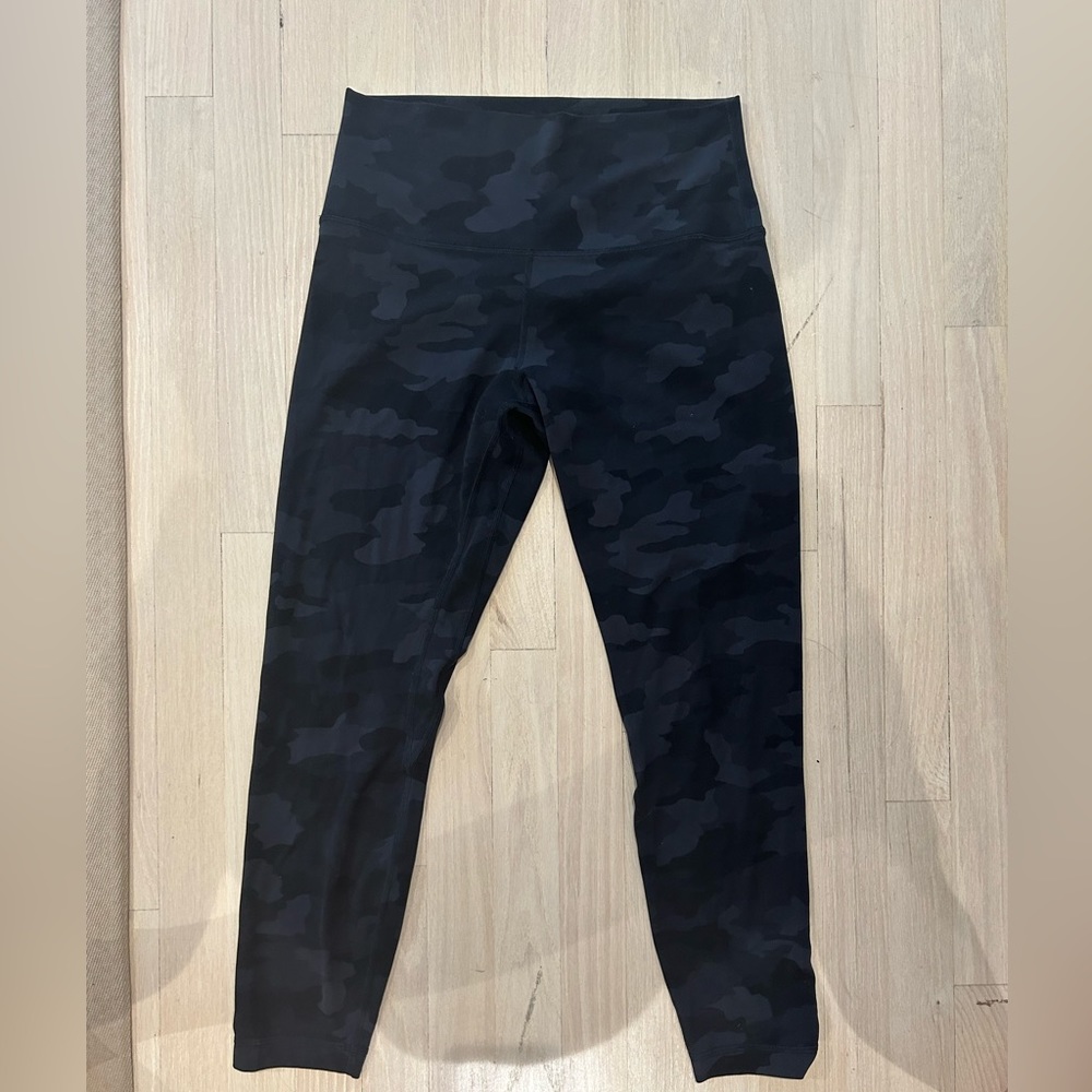 lululemon 25 inch size 6 camo leggings (open to offers!!)